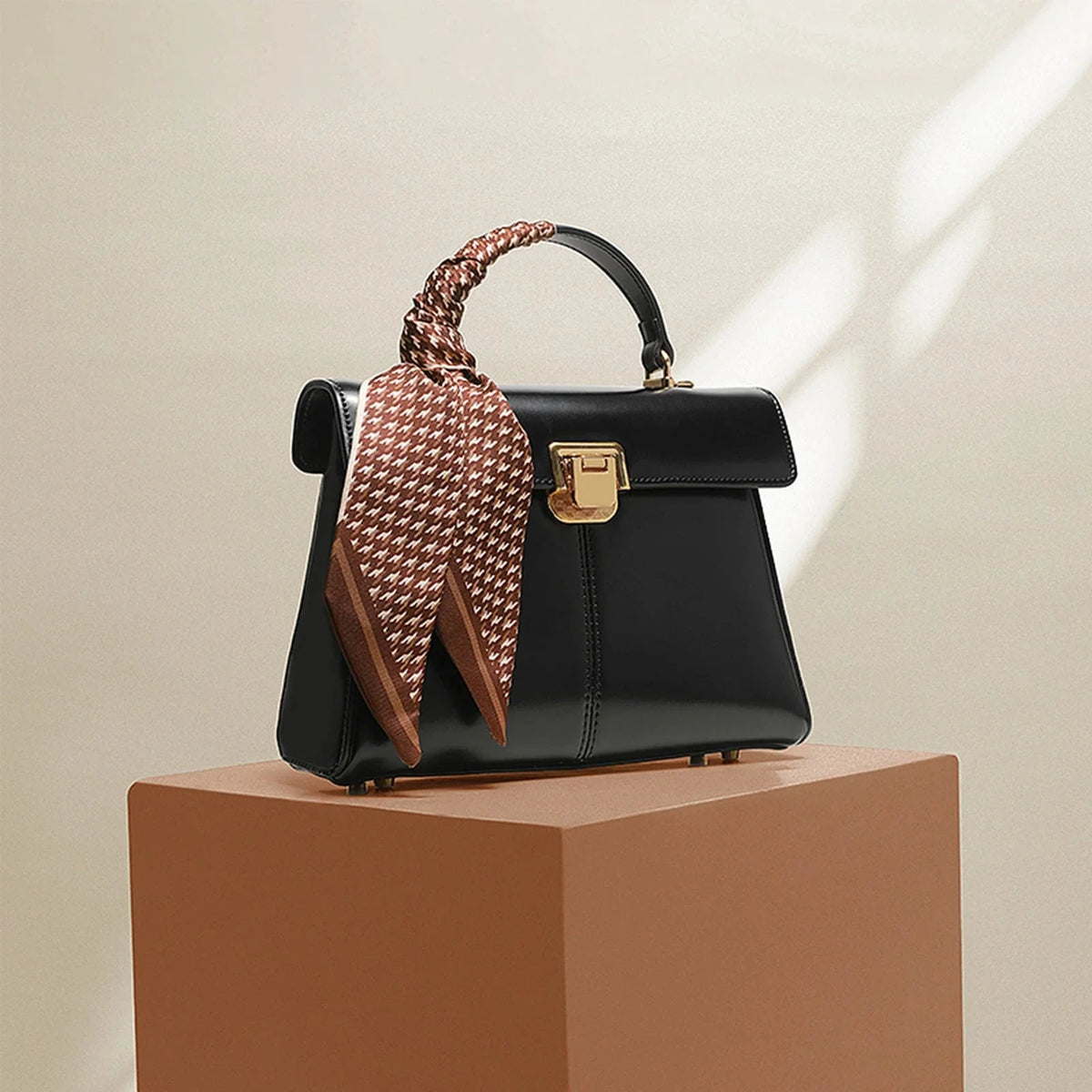 Sac Besace Cuir Femme Chic et Pratique