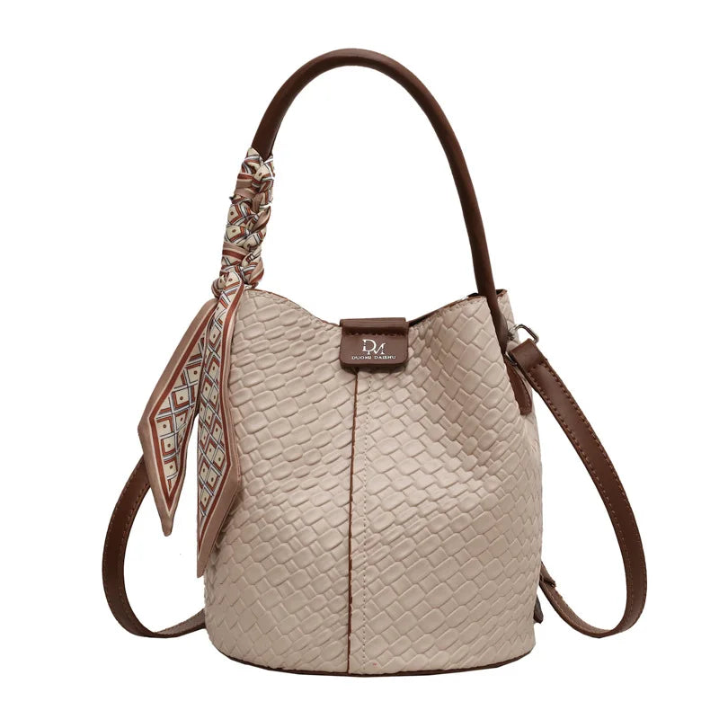 Sac Seau Esme : Cuir Végan Tressé Chic